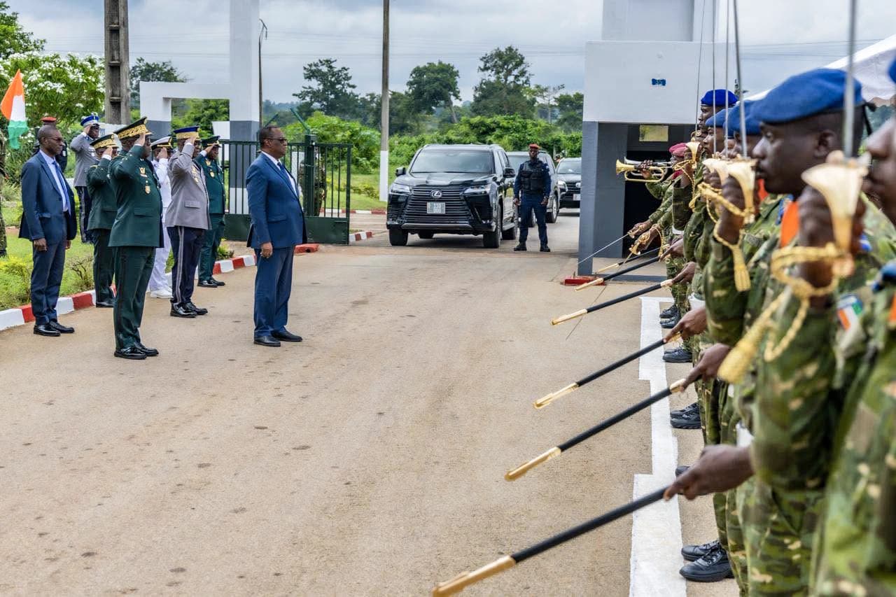 École de Guerre de Zambakro : 27 officiers de 15 pays reçoivent leur brevet de fin de formation