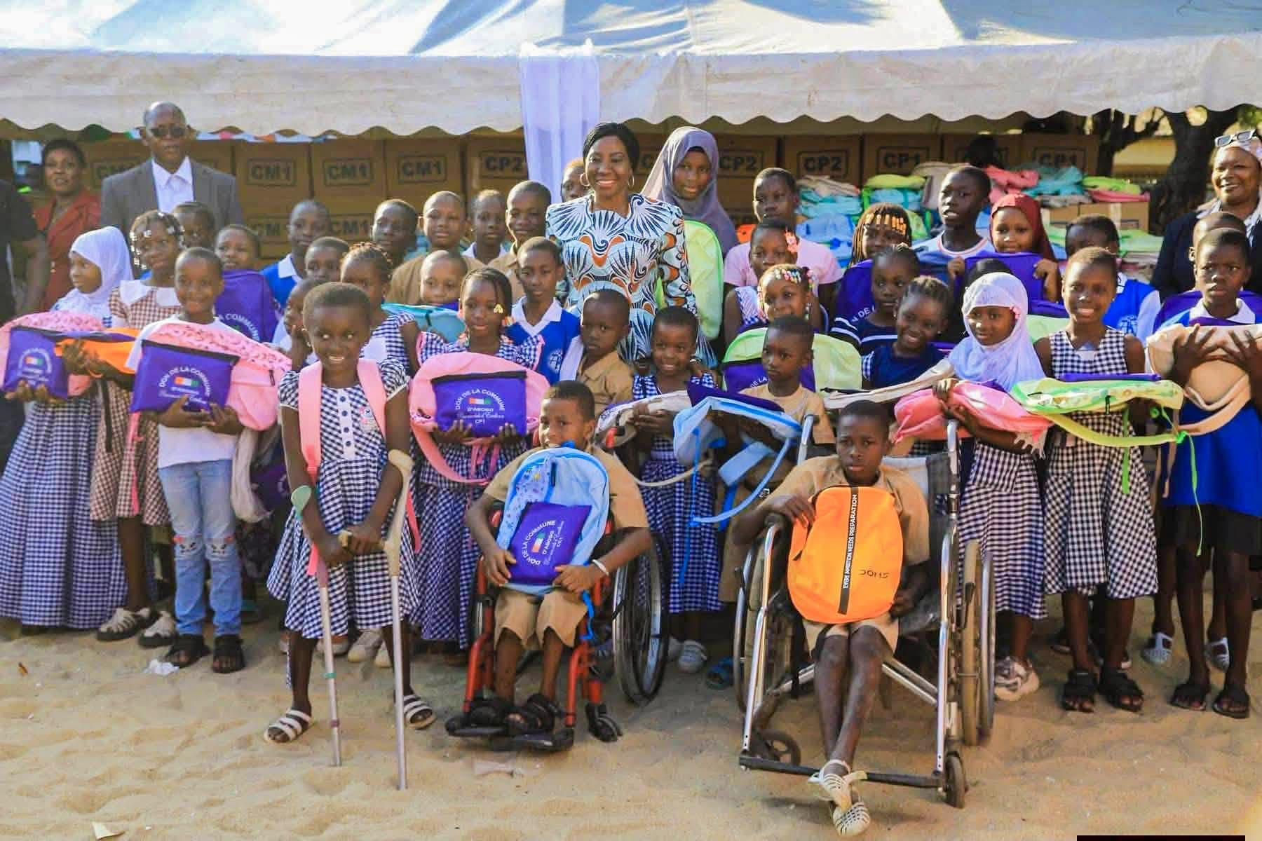 Rentrée scolaire 2026-2027 : Abobo remet 65 000 kits scolaires aux élèves