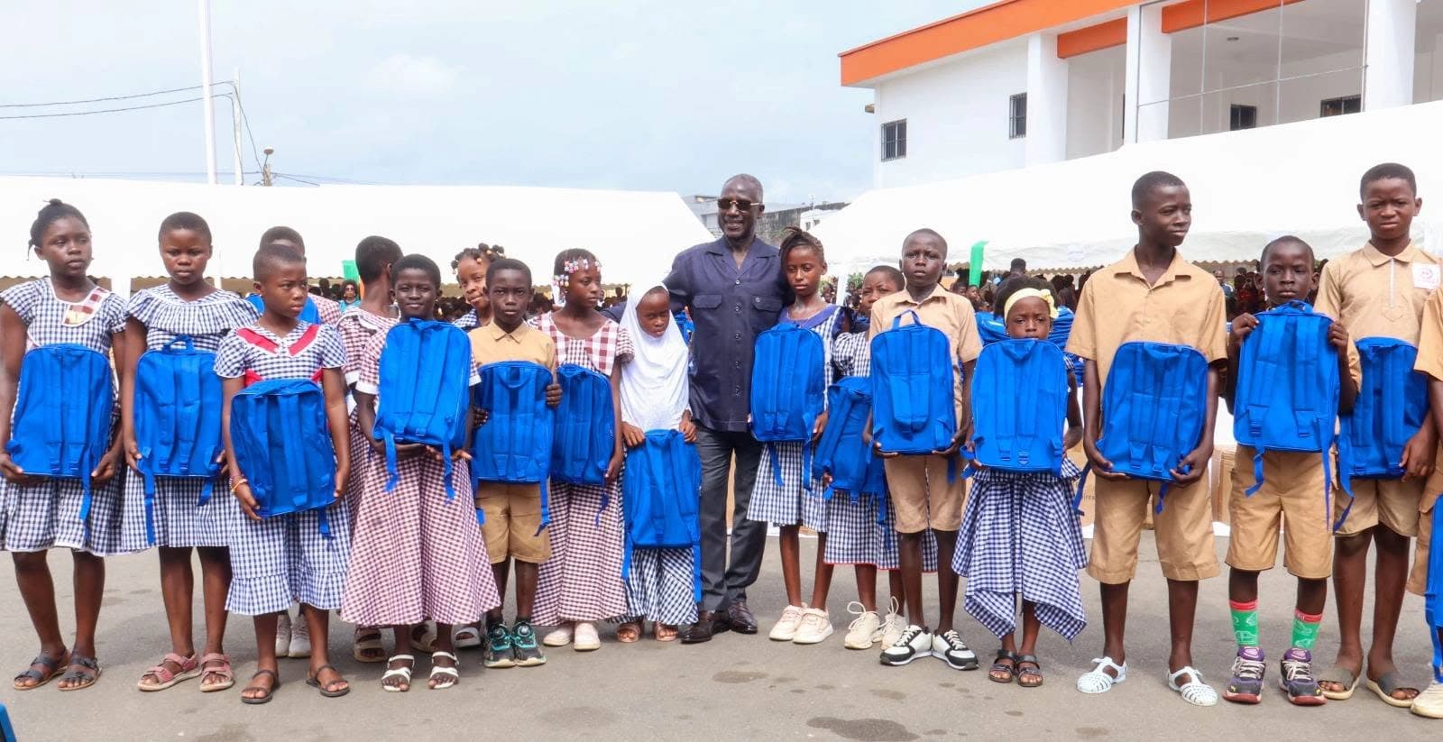 Éducation et solidarité : Adama Bictogo au soutien des élèves et des familles de Yopougon