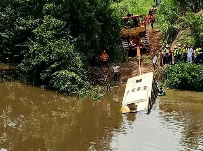 Accident sur l'axe Touba-Biankouma : un autocar de Diarra Transport plonge dans le fleuve Bafing, 24 morts et 36 blessés