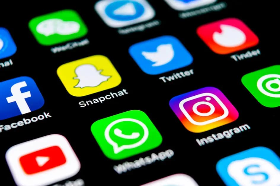 Réseaux sociaux : le nouveau champ de bataille politique ivoirien