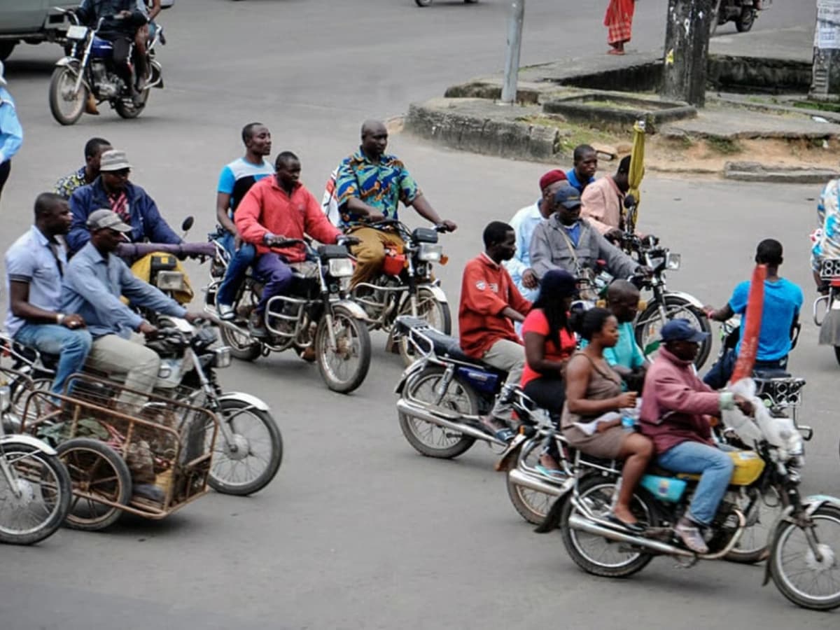 Côte d'Ivoire : face à la hausse des accidents, l'État serre la vis sur les motos et les tricycles