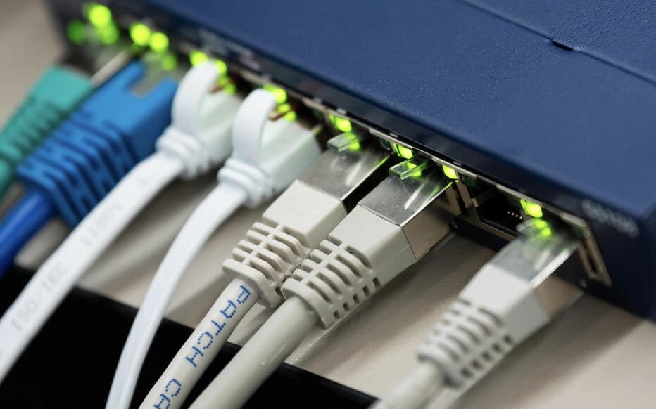 Internet en Côte d’Ivoire : qui paie lorsque la connexion tombe en panne ?