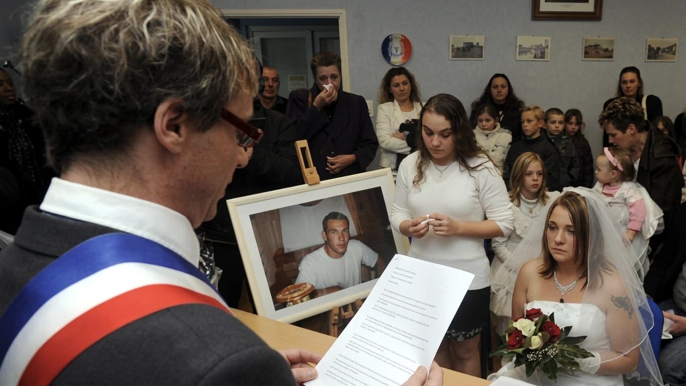France : elle épouse son compagnon décédé, trois ans après sa mort
