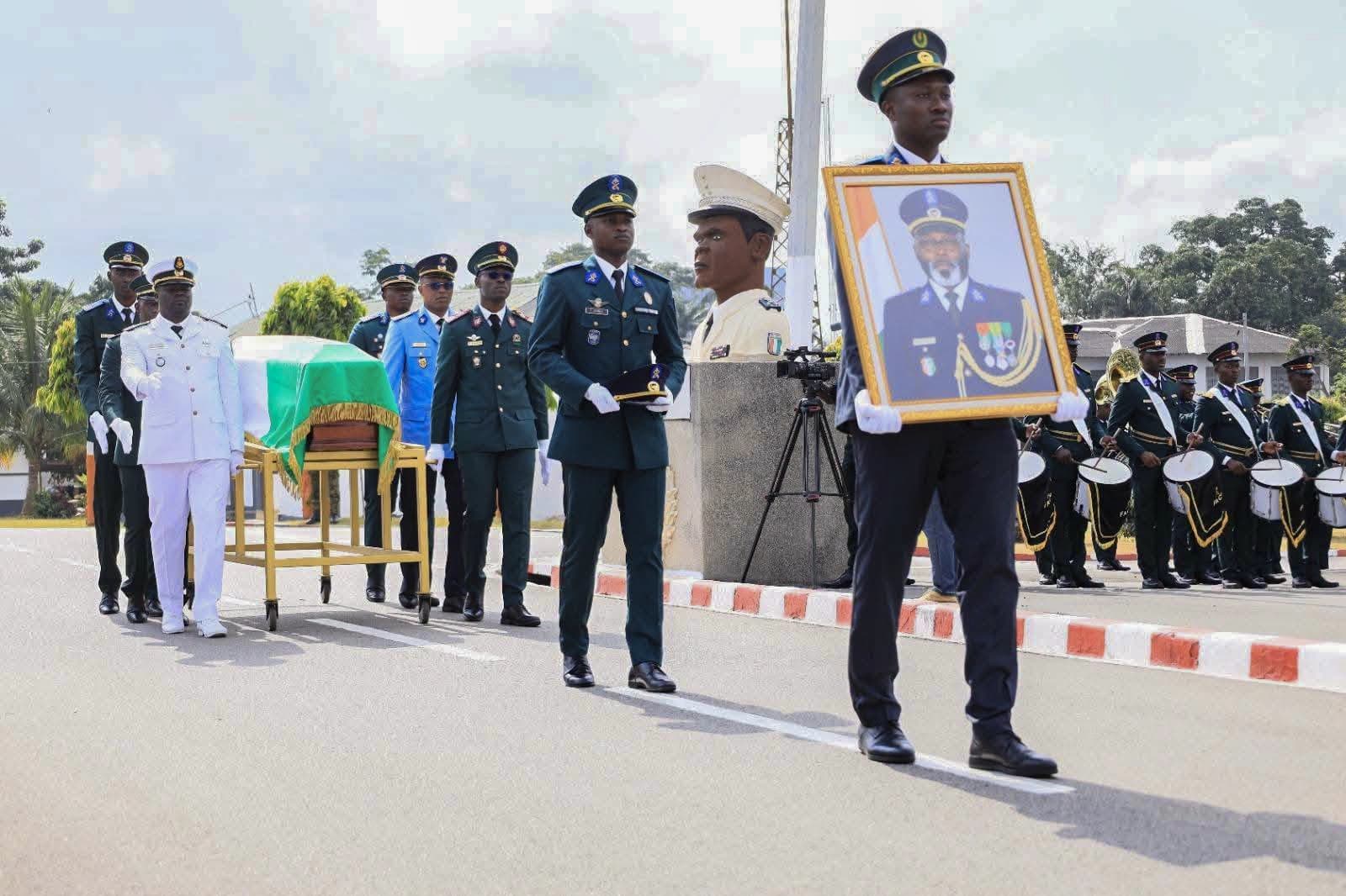 Côte d’Ivoire : l’armée rend un dernier hommage au Colonel-Major Fofié Kouakou Martin
