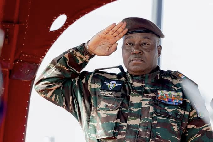 Niger : Abdourahamane Tiani confirme le maintien des prix du carburant et met en garde contre toutes les hausses