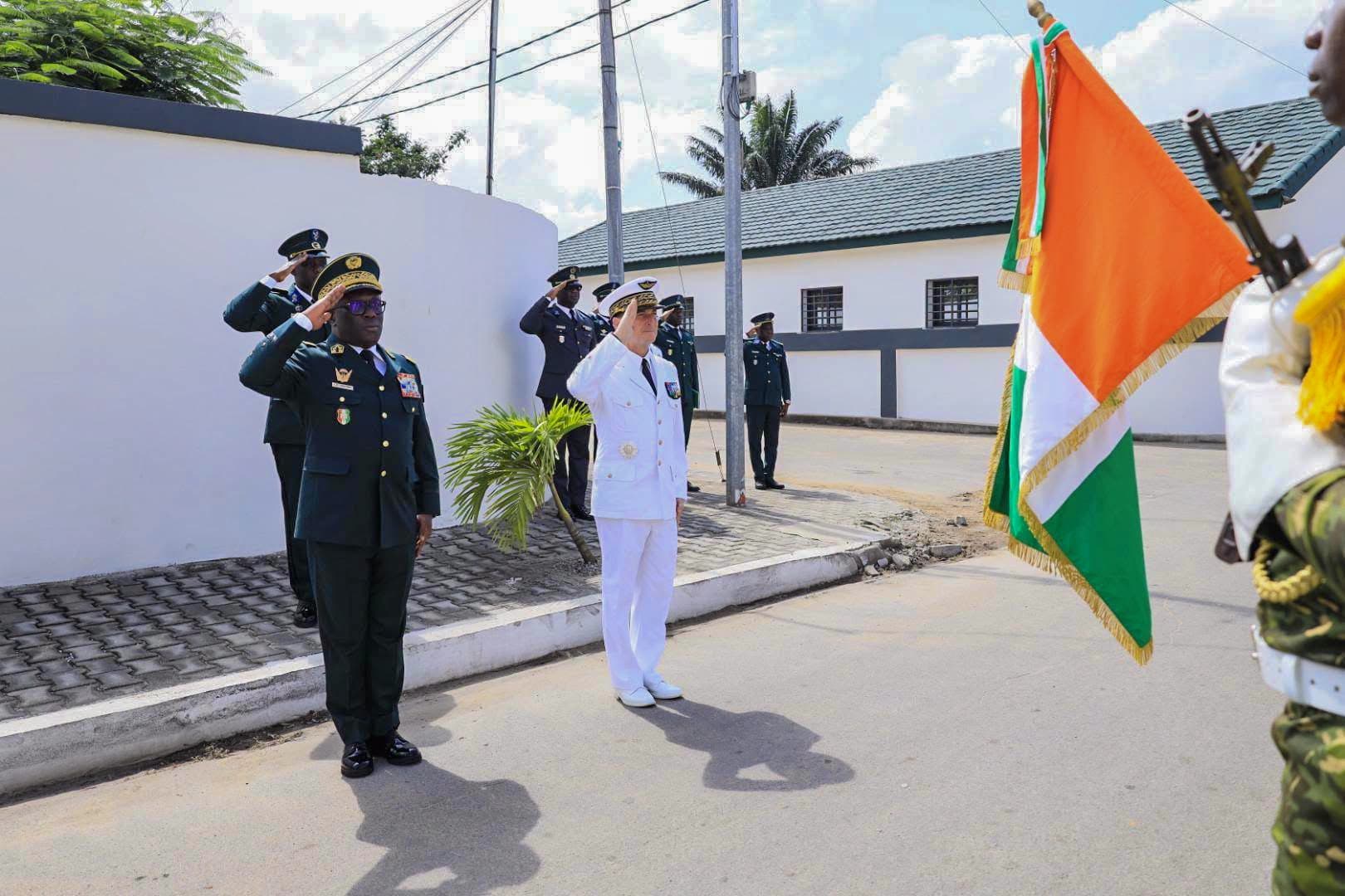 Défense : Abidjan et Paris veulent renforcer leur coopération militaire