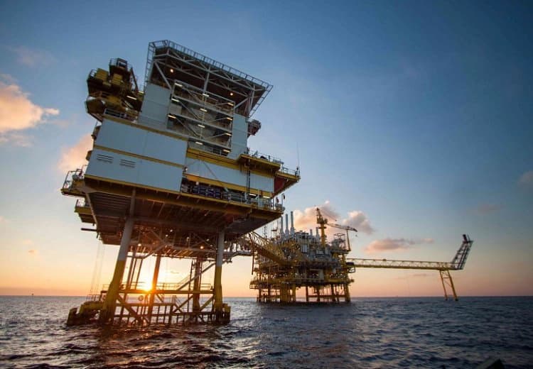 Pétrole : Sénégal et Côte d’Ivoire se disputent les investissements, qui tirera son épingle du jeu ?